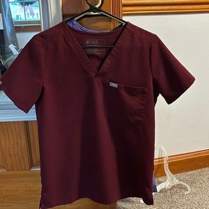 Figs one pocket Catrina scrub top size small